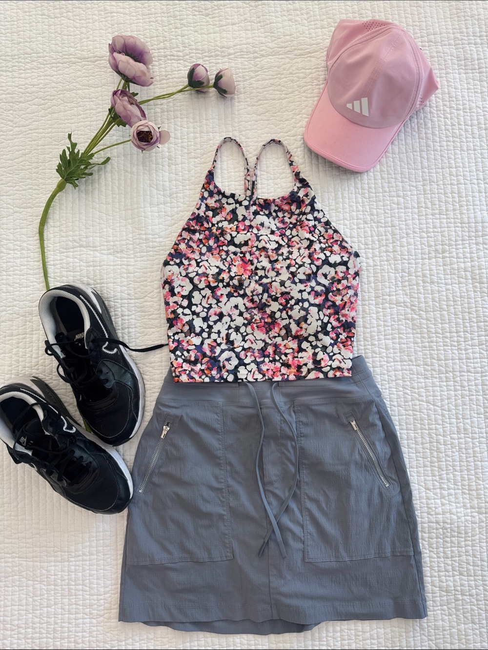 Floral High-Neck Cropped Tank Top Sports Bra in Navy and Pink Size XS